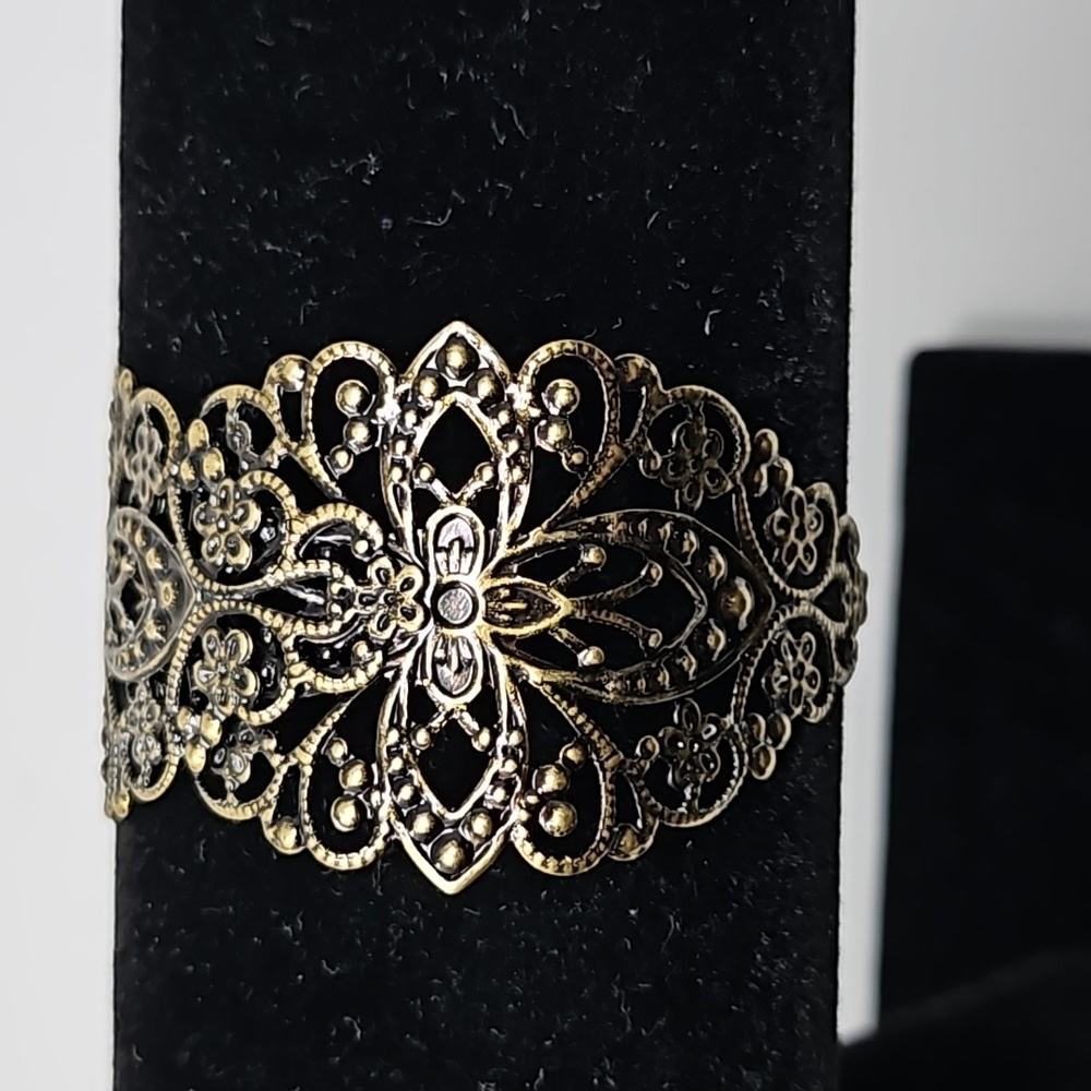 Pretty Cuff Bracelet - image 3